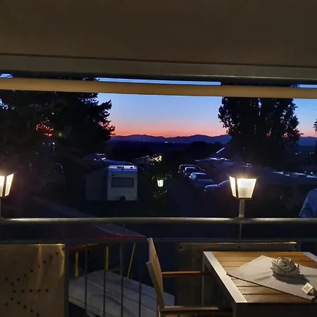 Lug Ins Land Restaurant & Бад-Беллинген