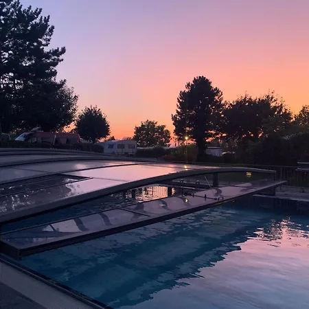 Lug Ins Land Restaurant & Hotel