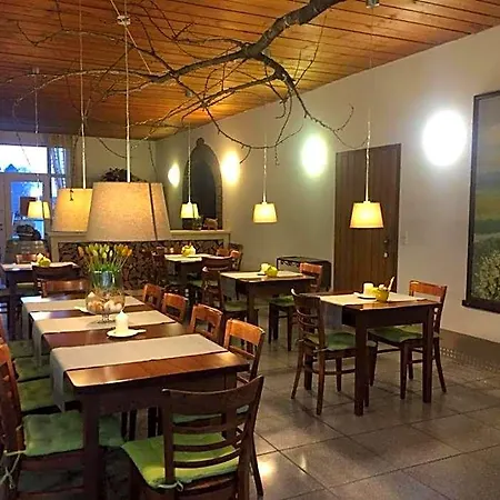 Lug Ins Land Restaurant &