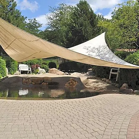 Lug Ins Land Restaurant & מלון