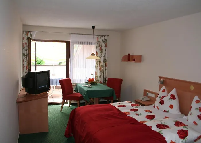 Lug Ins Land Restaurant &