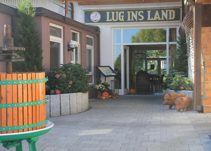 Lug Ins Land Restaurant & *