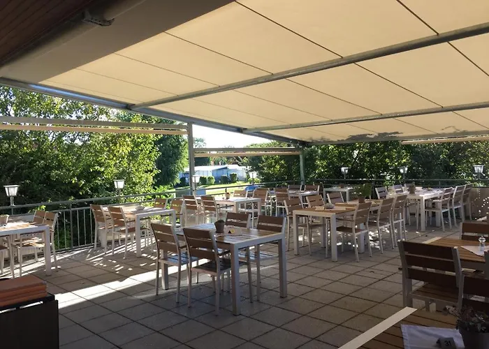 Lug Ins Land Restaurant & Hotel