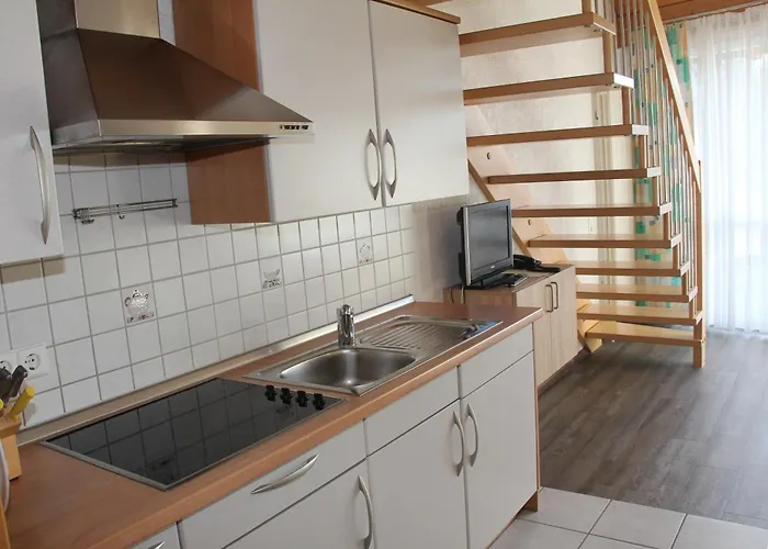 Lug Ins Land Restaurant &