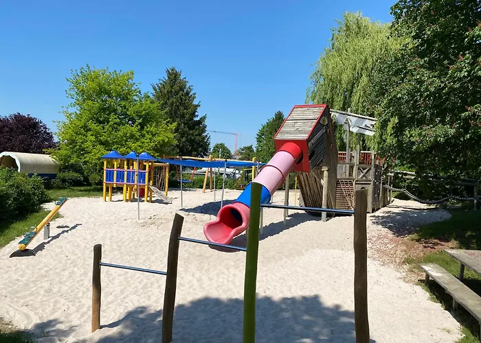 Lug Ins Land Restaurant &