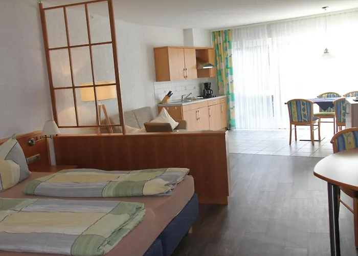 Lug Ins Land Restaurant &